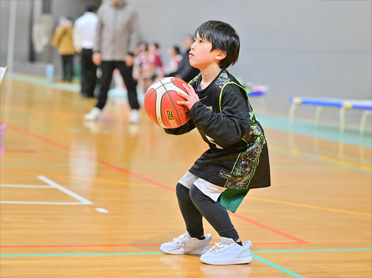 バスケをしている様子